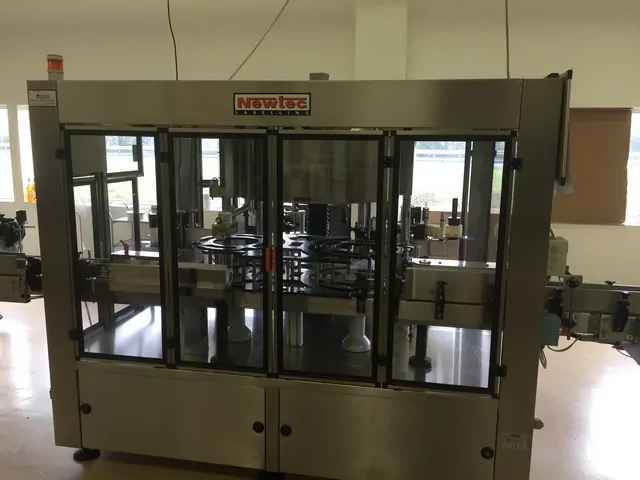 Etichettatrice Newtec Adesiva 3.500 bph Usata
