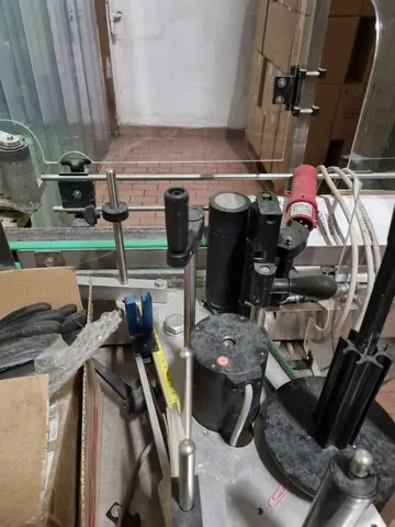 Etichettatrice usata Enos base 1.000 bph