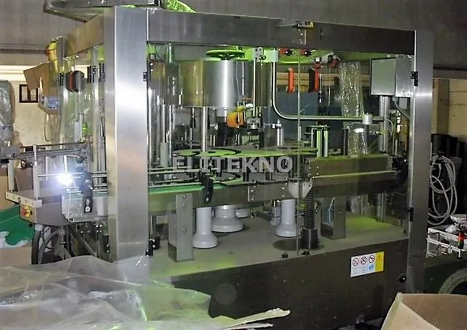 Etichettatrice usata Newtec adesiva 2.500 bph