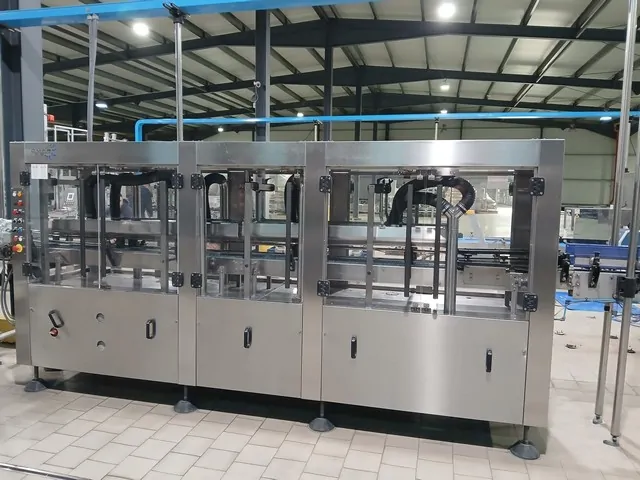 Linea di Imbottigliamento Completa Usata MBF 9.500 bph