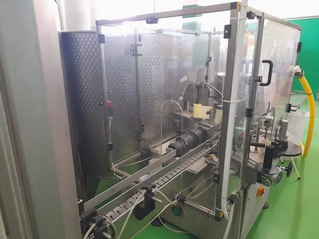 Linea di imbottigliamento per Olio 1.500 bph Usata