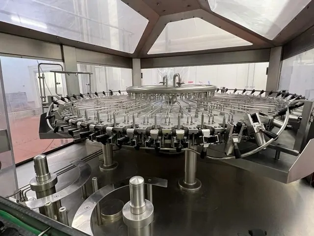 Linea di imbottigliamento per Succhi 9.000 bph Usata