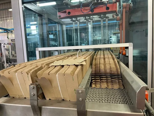 Linea di imbottigliamento per vino 12.000 bph usata