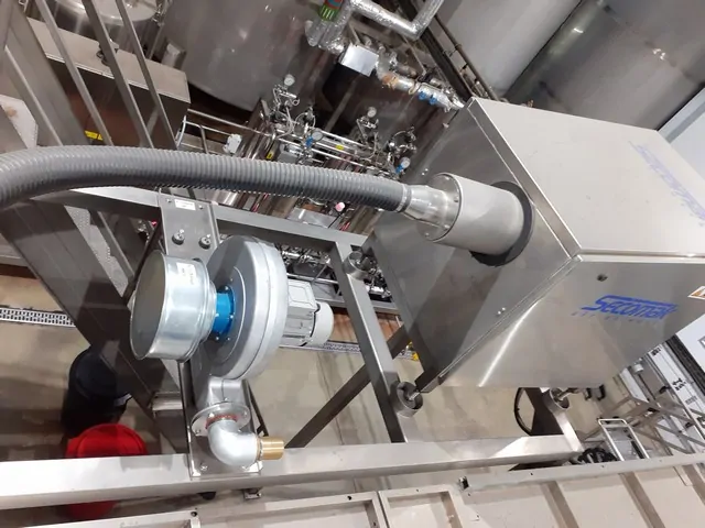 Linea di imbottigliamento per vino fermo MBF Usata