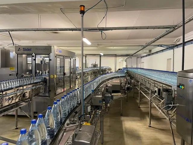 Linea di imbottigliamento PET 15.000 bph usato