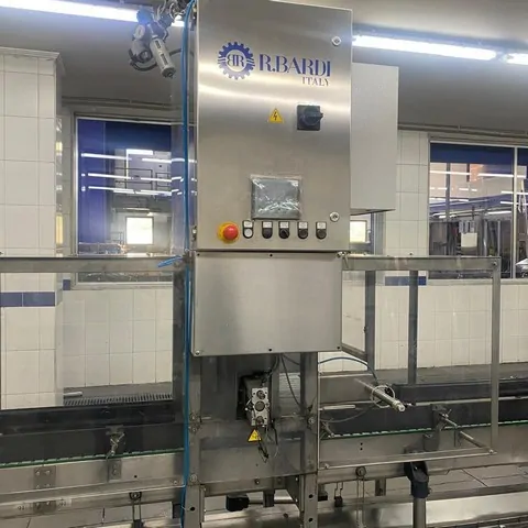 Linea di Imbottigliamento R.Bardi Usata Rimboccabile