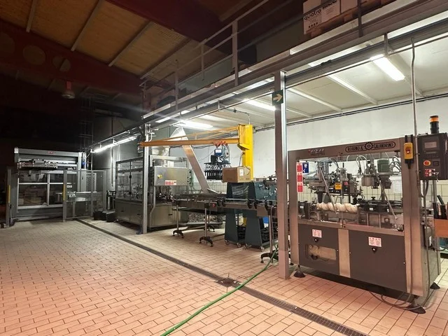Linea di imbottigliamento vetro usata per vino fermo