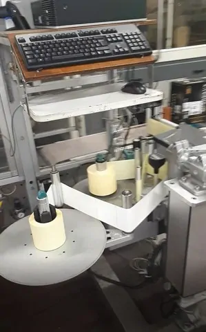 Linea di imbottigliamento Vino Fermo Irundin Usata