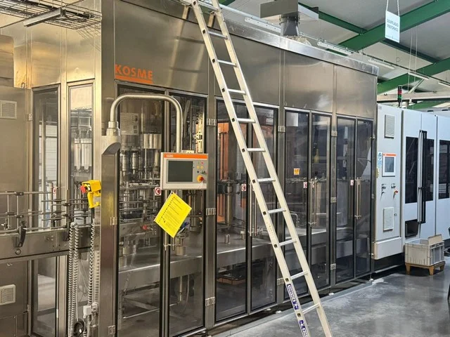 Linea imbottigliamento PET Kosme usata