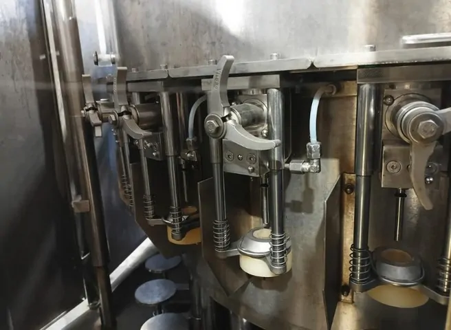 Monoblocco di riempimento Cerma 24.4 usato