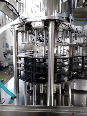Monoblocco di Riempimento Isobarico Comac 6.6.1.C Usato