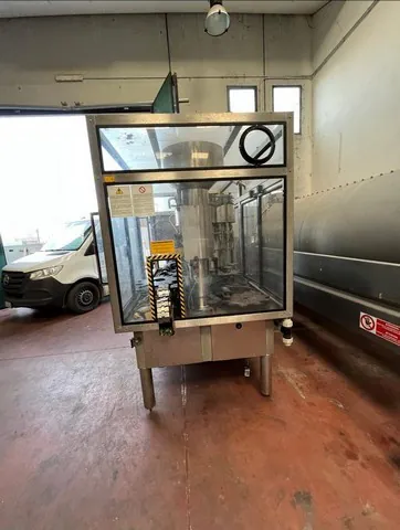 Monoblocco di riempimento usato Alafetk 9.9.1