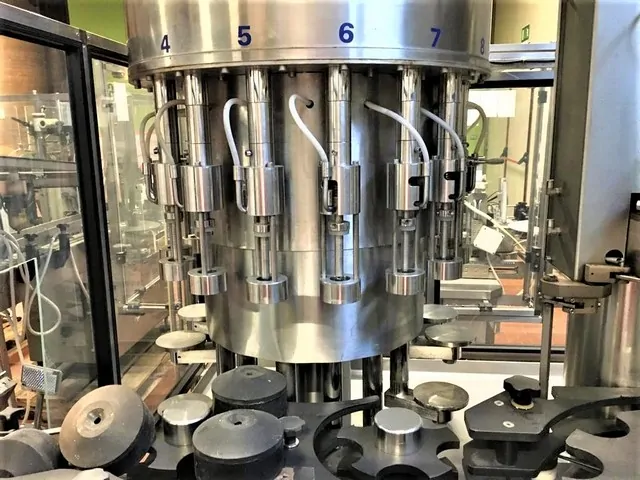 Monoblocco di riempimento usato Alfatek 2.000 bph